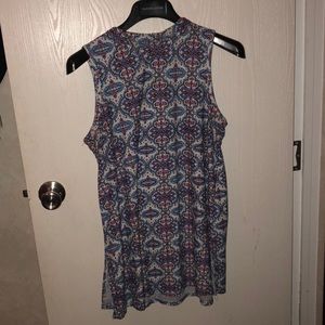 Patterned Sleeveless Blouse